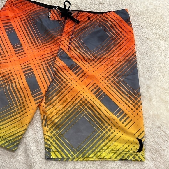 Mens Hurley swim shorts size 40 - Picture 3 of 10